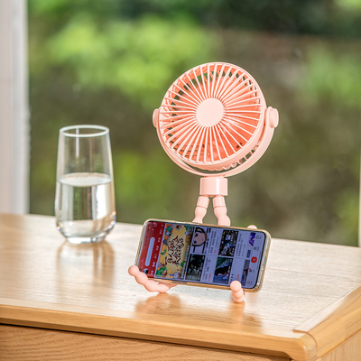 พัดลม USB แบบพกพาแบบสั่น 6 นิ้วตั้งโต๊ะแบบหนีบบนพัดลมพร้อม 360 องศา