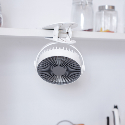 5 Vane Desk Clip On Fan Mini USB ชาร์จแบบพกพาได้ 360 องศาหมุน Fan