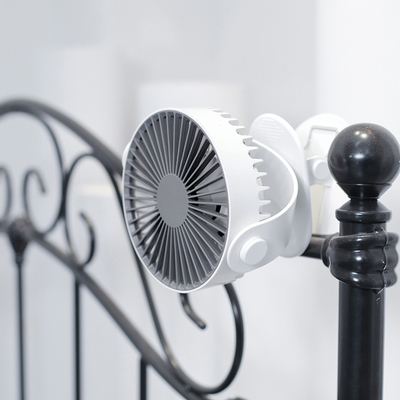 5 Vane Desk Clip On Fan Mini USB ชาร์จแบบพกพาได้ 360 องศาหมุน Fan